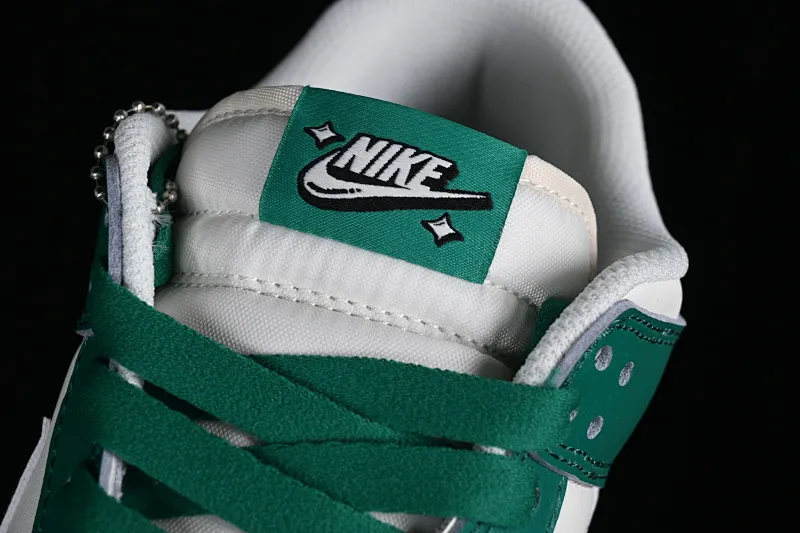 All Categories Nk SB Dunk Series Nk SB Dunk Low Low-top Sneakers Nk SB Dunk Low "Lottery" Heineken Color SB Smashed Backboard Fashion Casual Sneakers DR9654-100